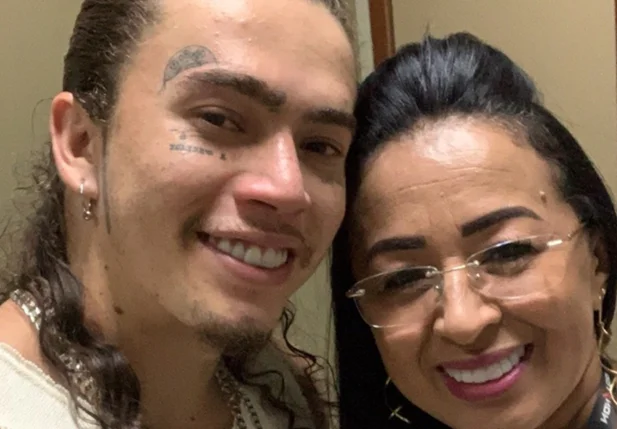 Whindersson e a mãe, Valdenice Nunes