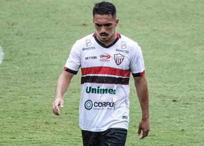 Willian Júnior reforça o Altos