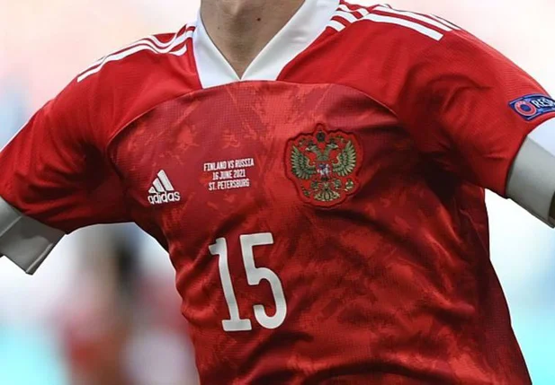 A Adidas fornecia os uniformes para a seleção russa de futebol