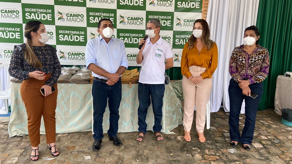 A entrega dos novos uniformes contou com a presença da secretária de Saúde de Campo Maior