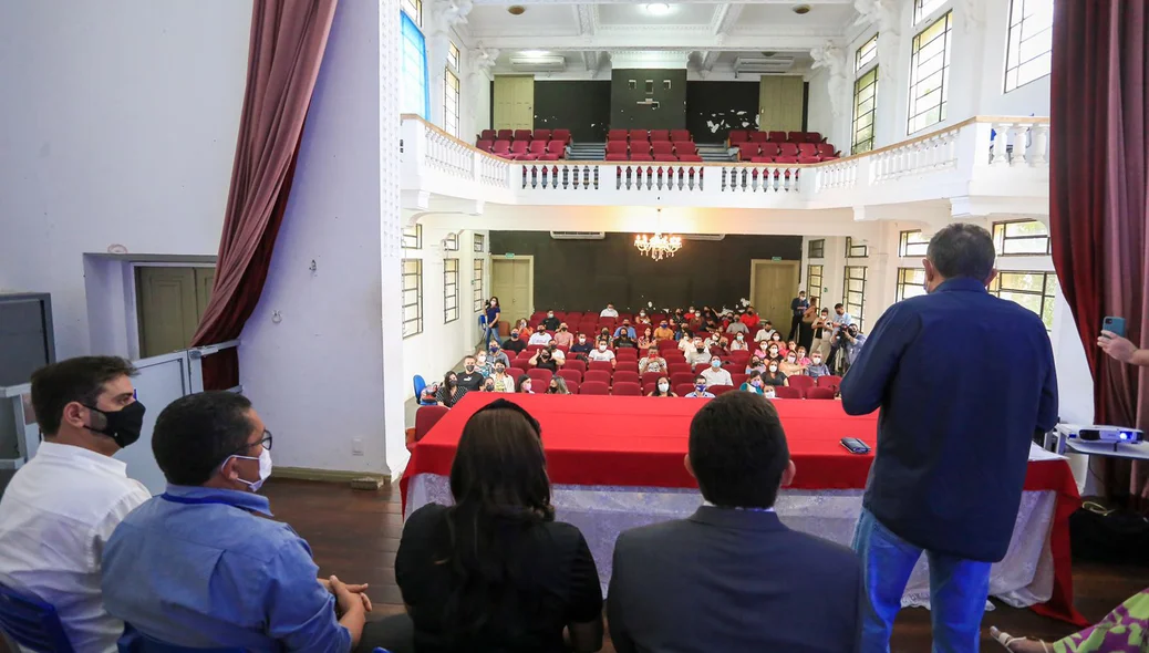 A inauguração do programa ocorreu no Liceu Piauiense