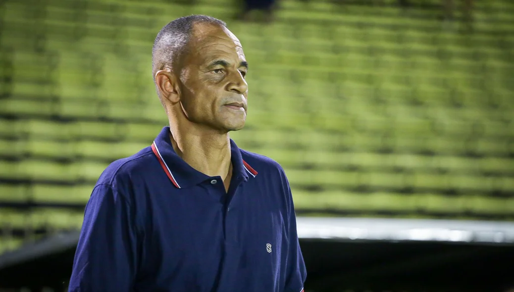 A partida marcou a estreia de Edson Souza no comando do Colorado