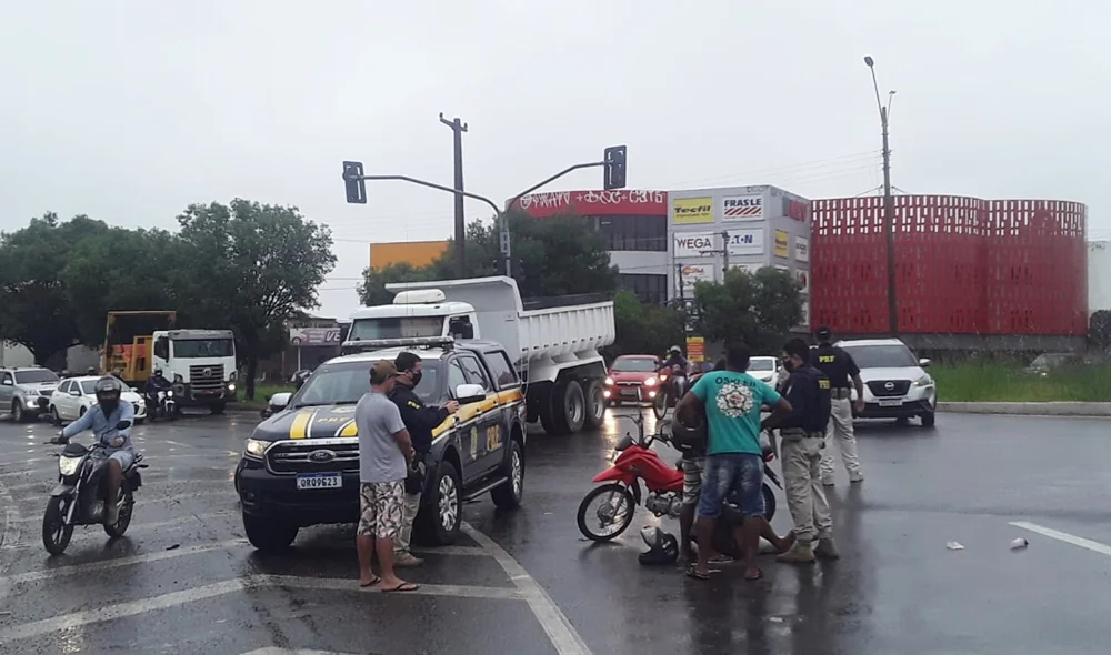 Acidente no cruzamento da BR 316 com a BR 343