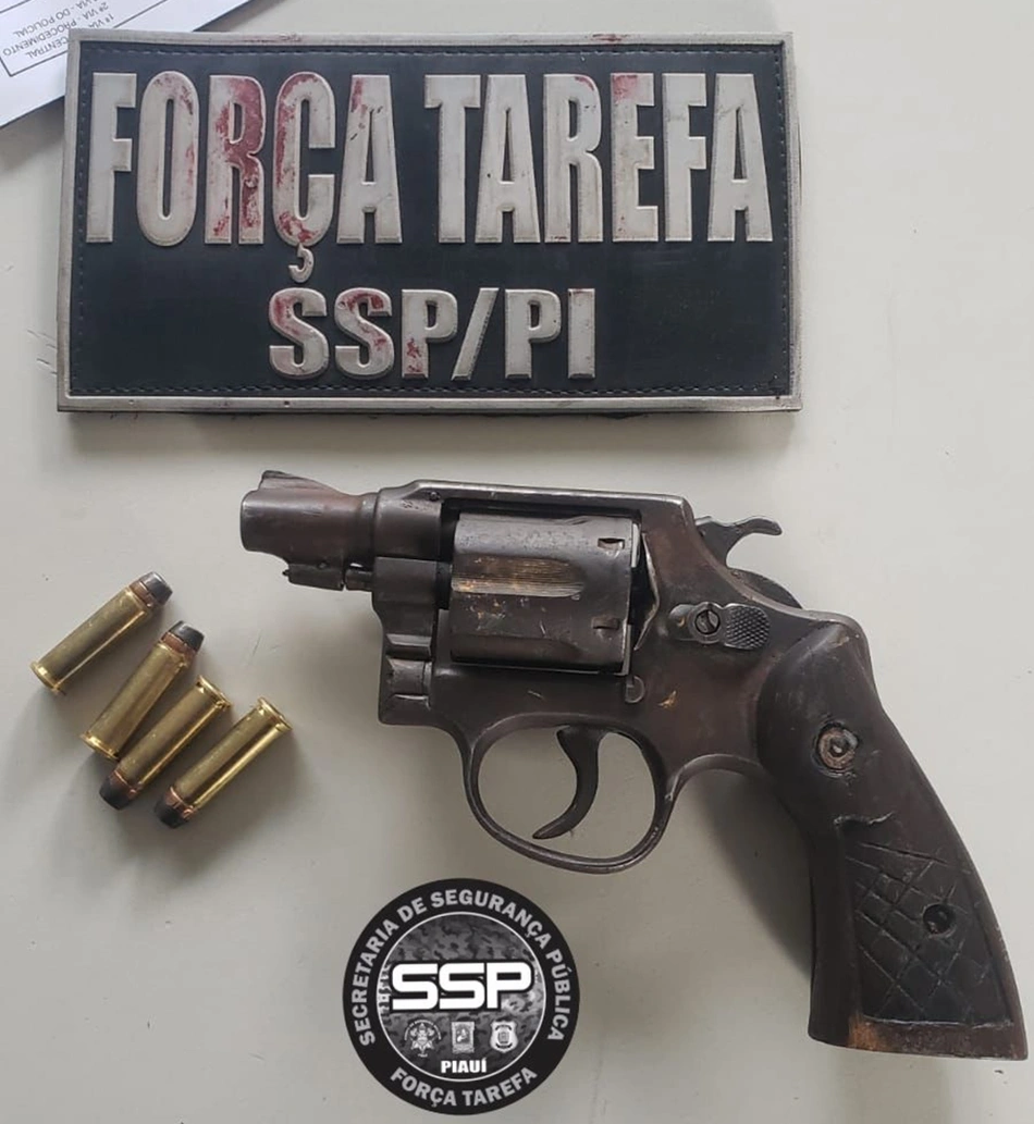 Arma apreendida na Vila Ferroviária