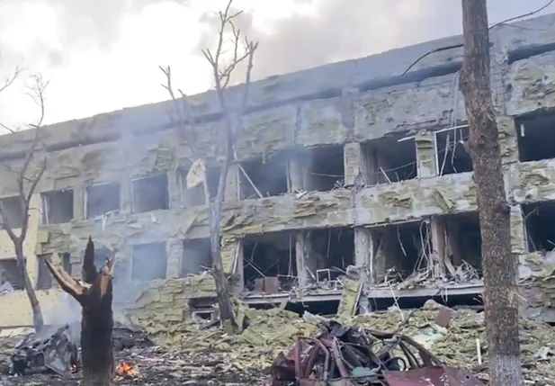 Ataque aéreo atinge hospital infantil na Ucrânia