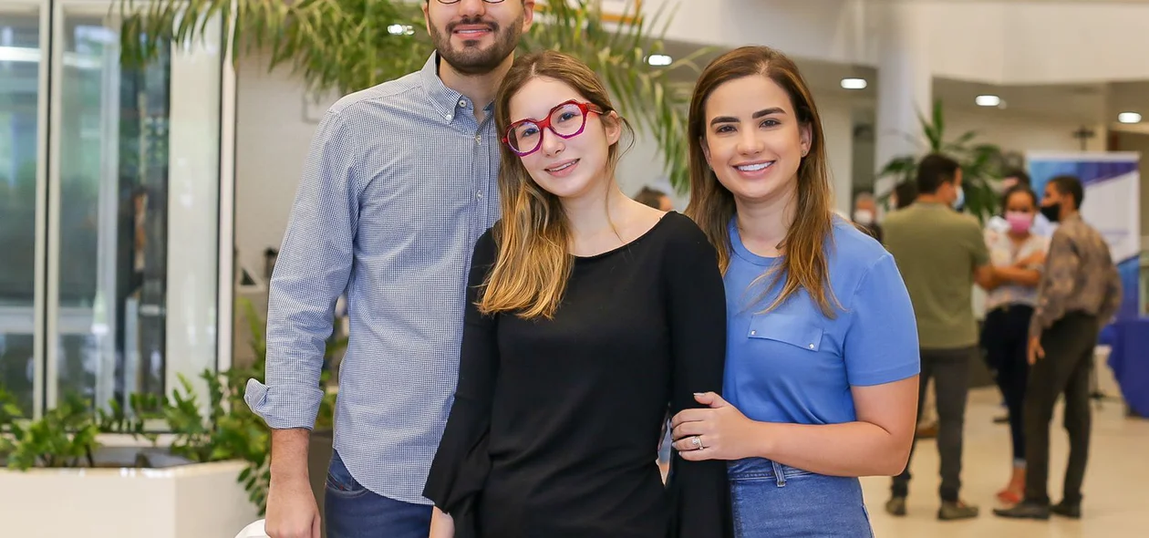 Bárbara Soares com os irmãos
