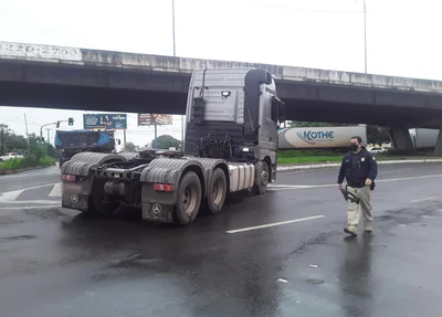 Caminhão envolvido no acidente