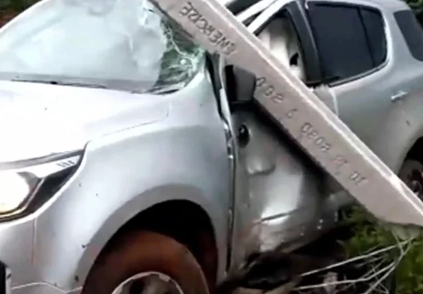 Carro do secretário Florentino Neto após acidente