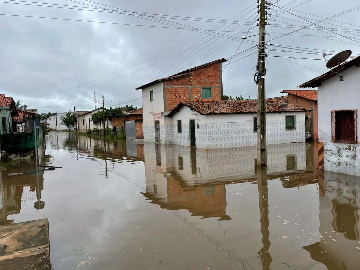 Casas atingidas pela inundação