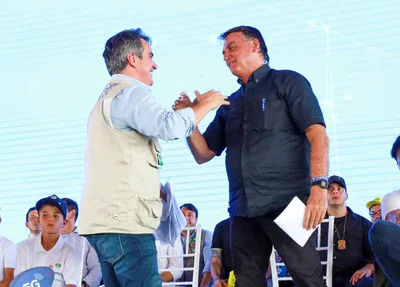 Ciro Nogueira ao lado de Bolsonaro