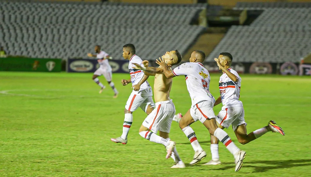 Comemoração do River após o gol de Andrey