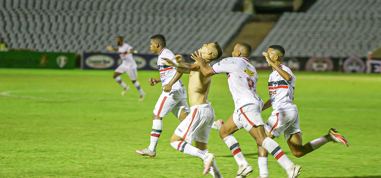 Comemoração do River após o gol de Andrey
