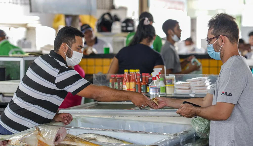 Comercio de pescados movimentado