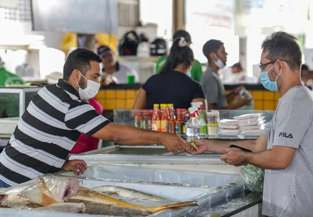 Comercio de pescados movimentado