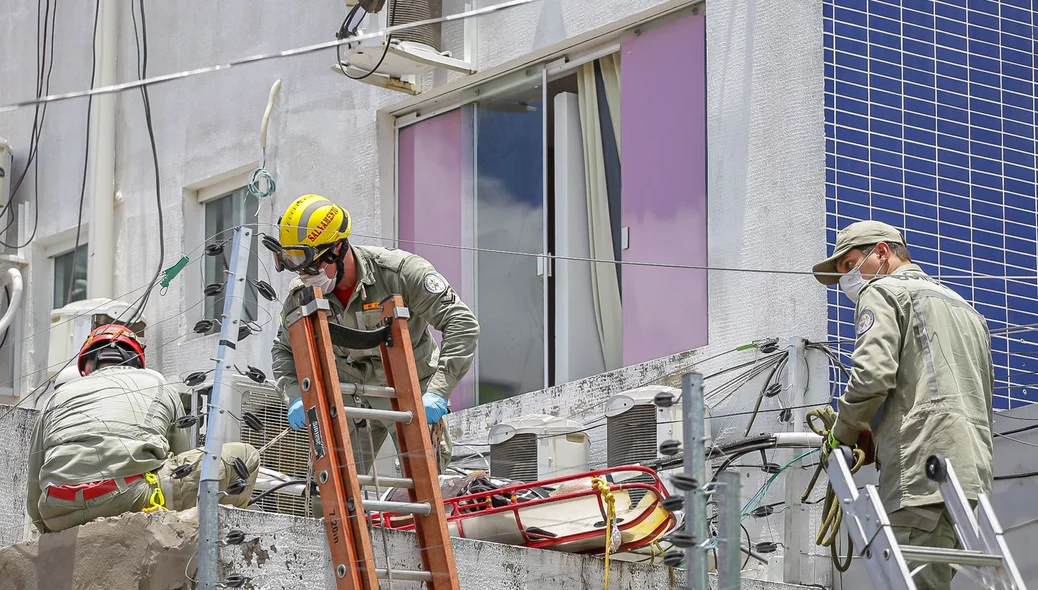 Corpo de Bombeiros estiveram no local