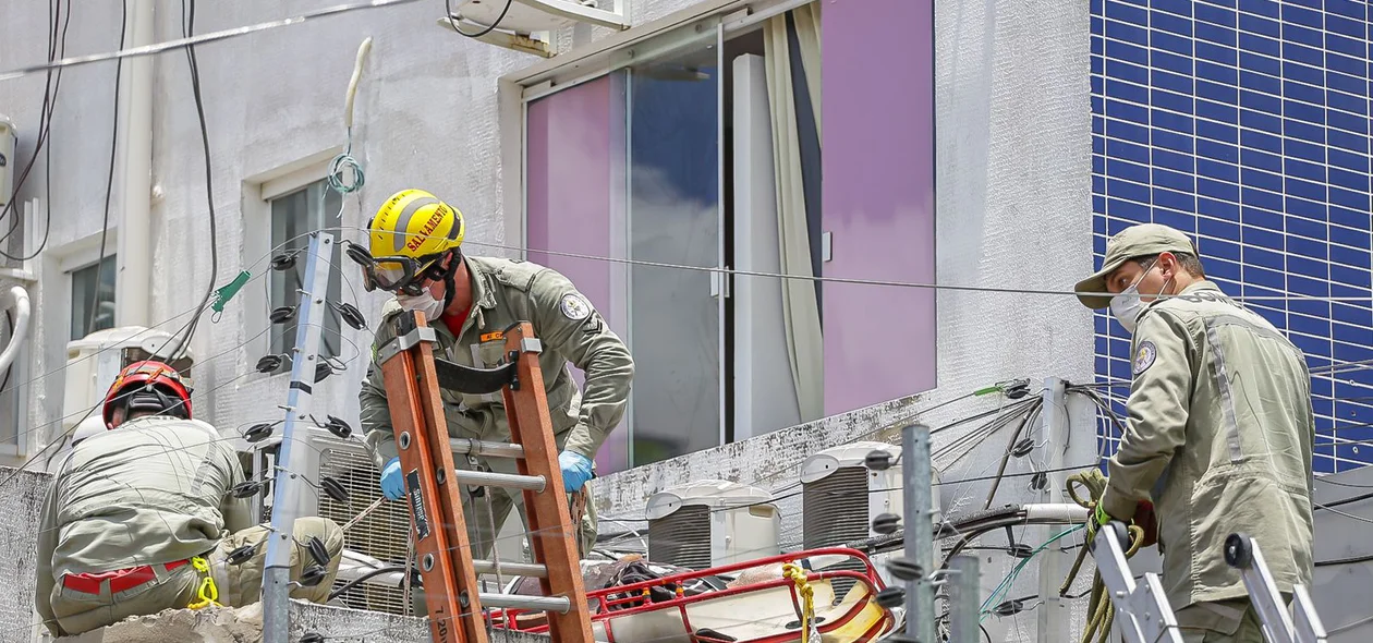 Corpo de Bombeiros estiveram no local