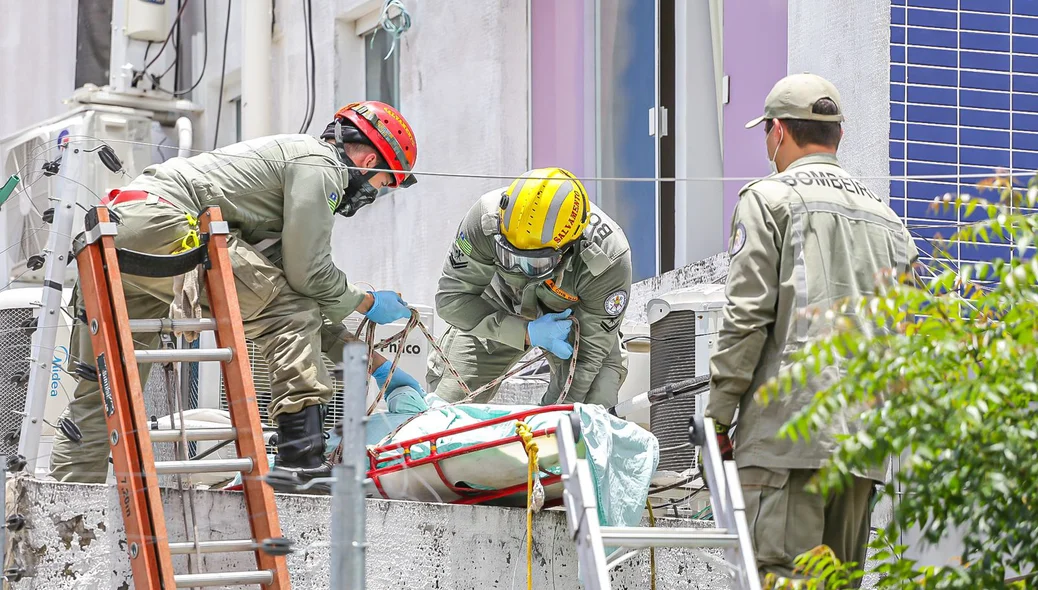 Corpo de Bombeiros retiraram o corpo do local