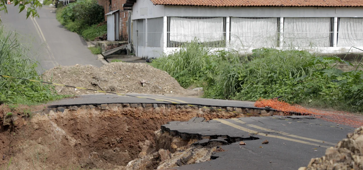 Cratera se abre na zona Leste de Teresina