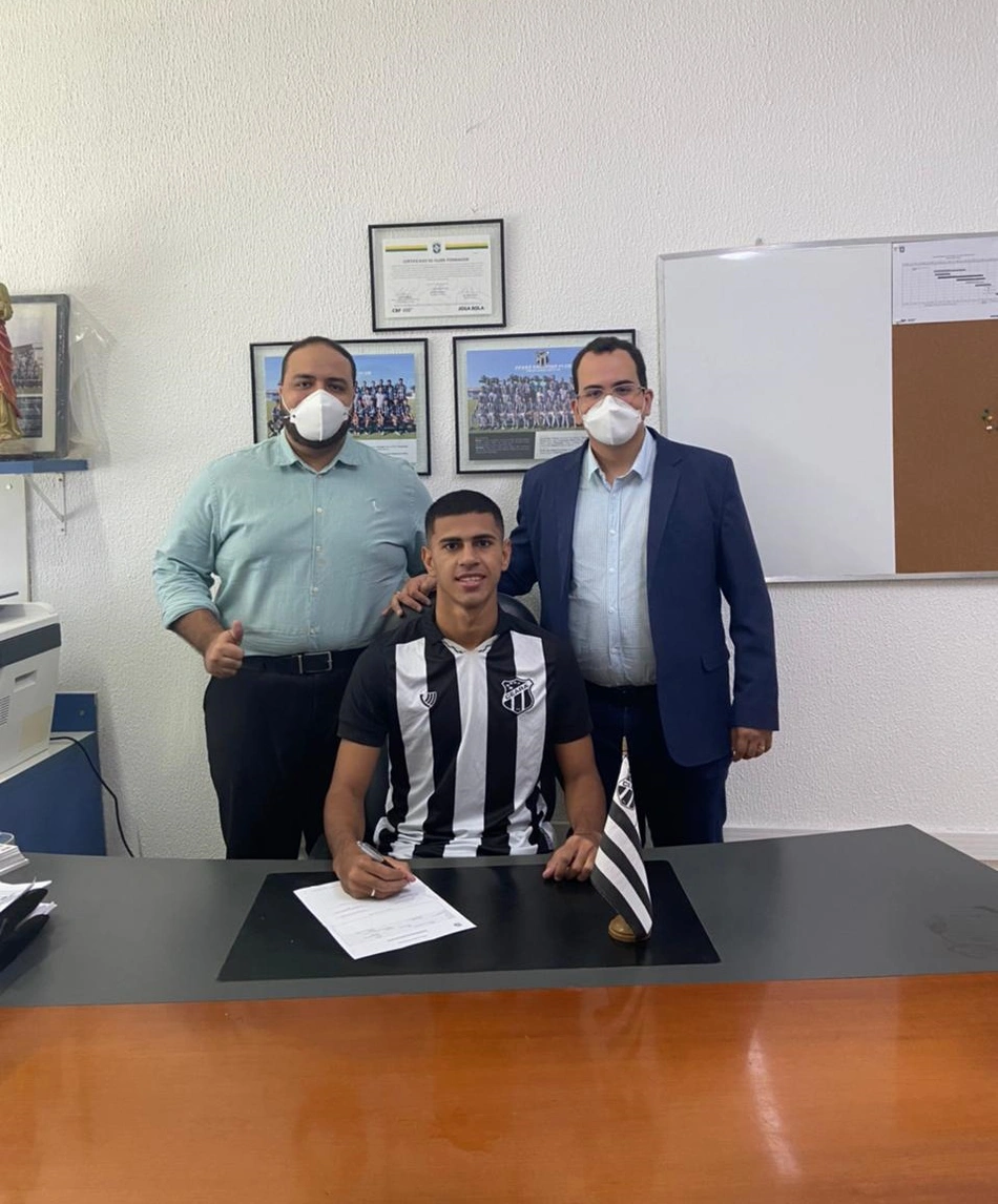 David Assinou contrato de empréstimo até dezembro com o Vozão