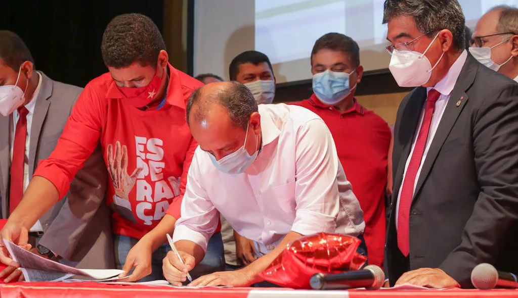 Deputado Hélio Isaias se filia ao PT