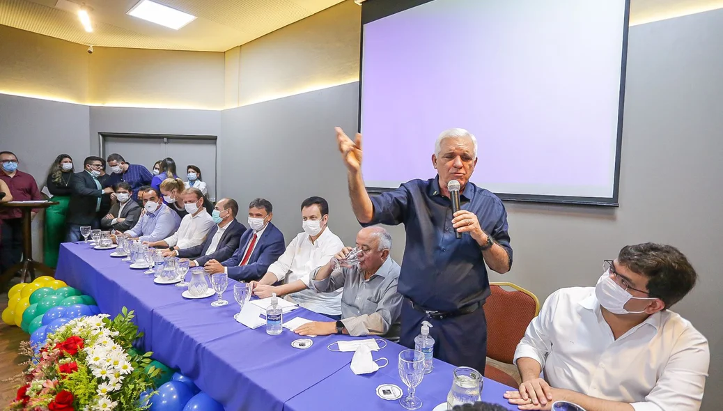 Deputado Themistocles Filho em discurso