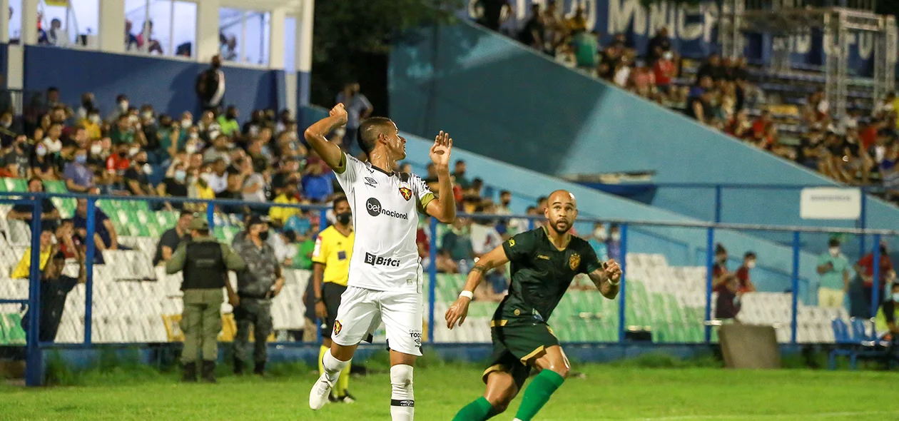 Disputa de bola