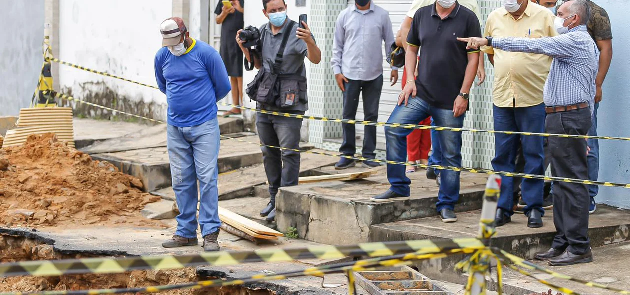 Dr. Pessoa visita obra de galeria na zona sudeste