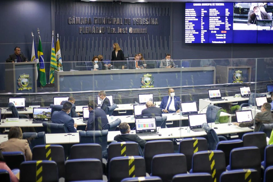 Dudu apresenta requerimento sobre crise no transporte público