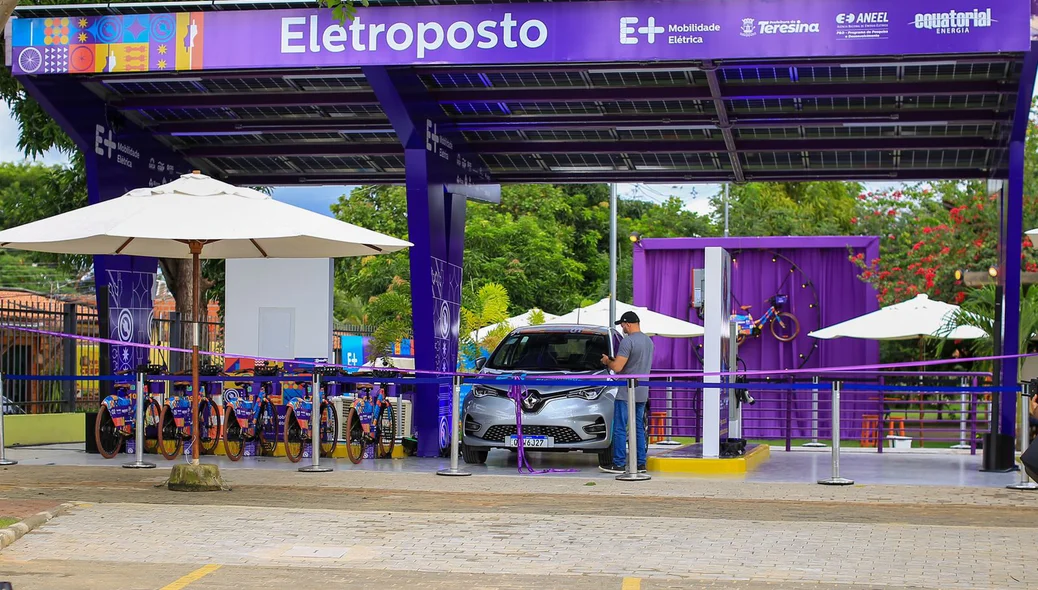 Eletroposto inaugurado no Parque da Cidadania
