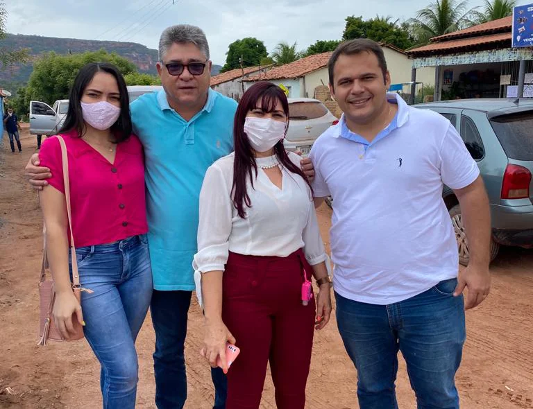 Em Currais, o deputado João Mádison esteve ao lado de lideranças