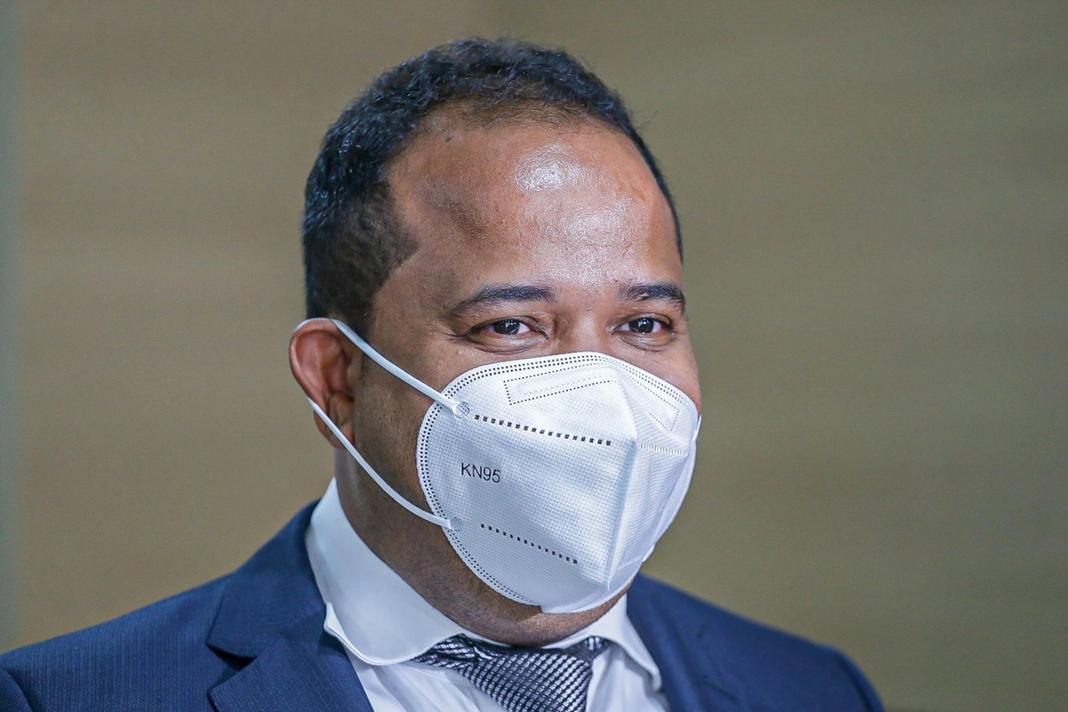 Enzo Samuel