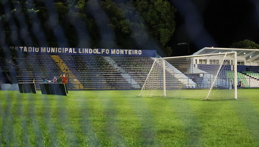 Estádio Municipal Lindolfo Monteiro