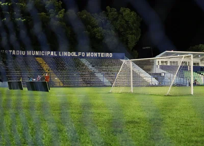Estádio Municipal Lindolfo Monteiro