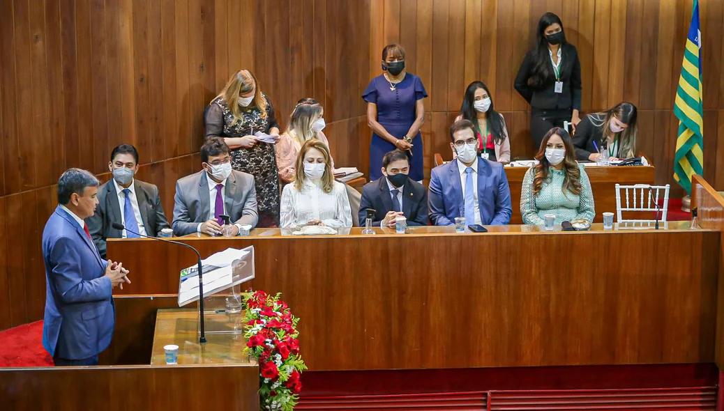 Ex-governador Wellington Dias discursou durante solenidade de renúncia do cargo