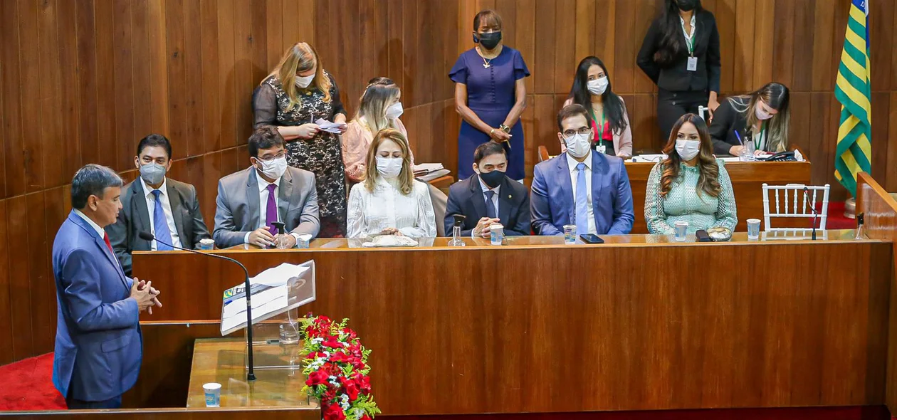 Ex-governador Wellington Dias discursou durante solenidade de renúncia do cargo