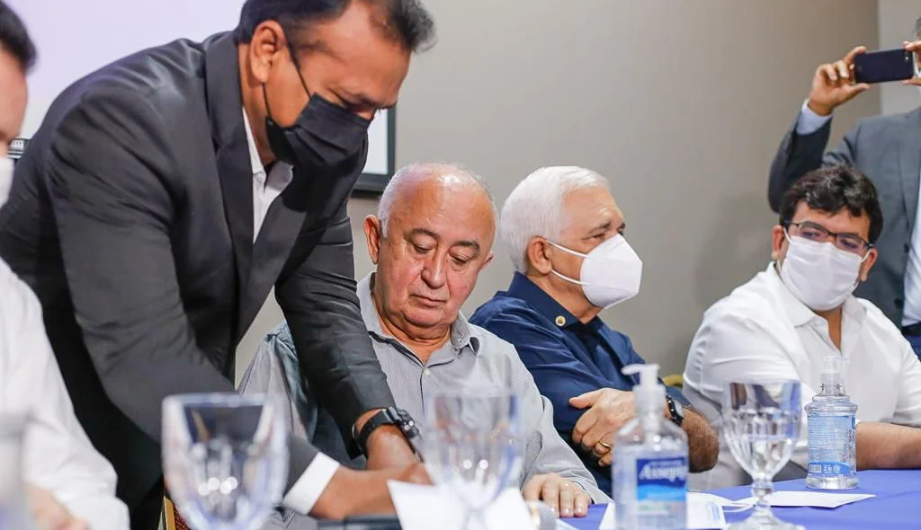 Fábio Abreu se filia ao PSD