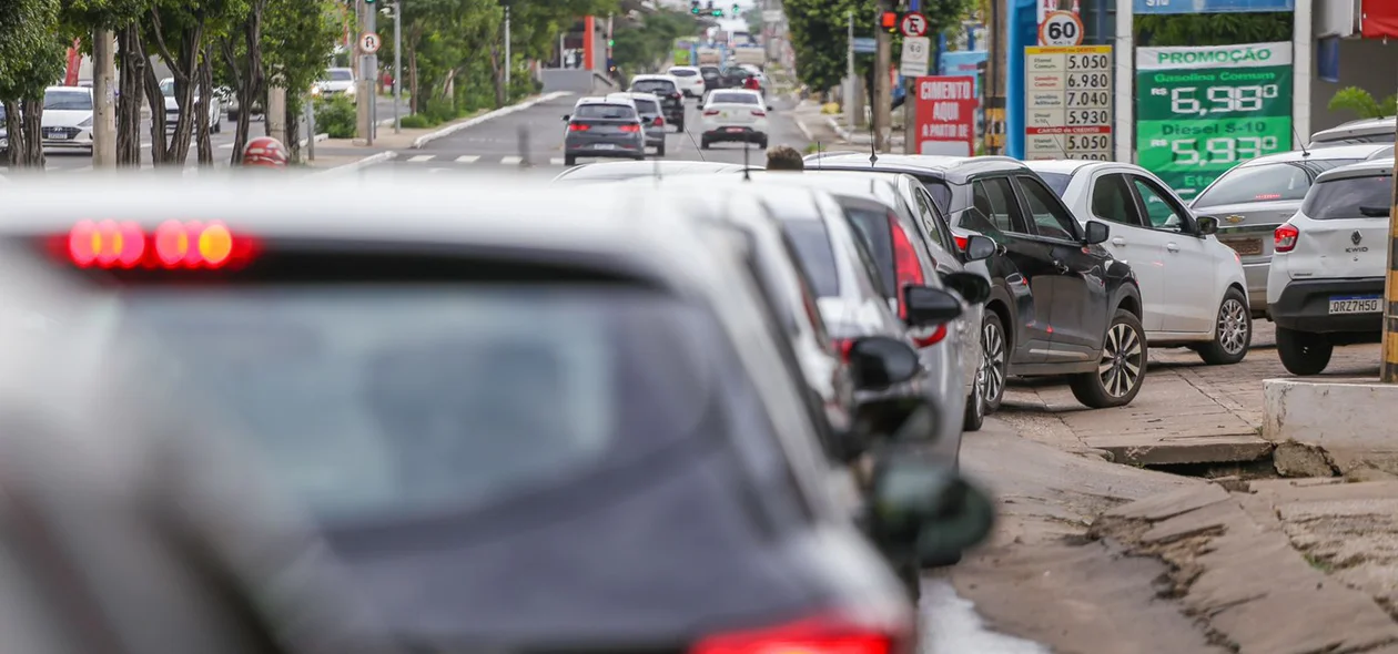 Filas de motoristas em Teresina