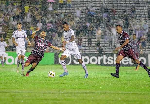 Fluminense-PI e Santos fizeram um movimentado