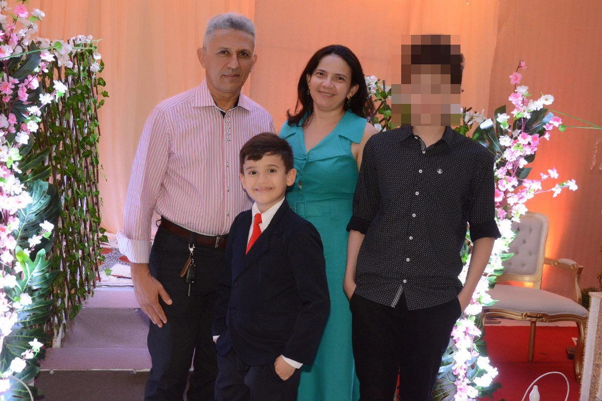 Garoto de 13 anos matou a mãe e o irmão e deixou o pai gravemente ferido