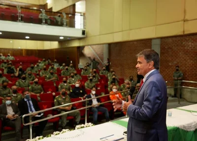 Governador durante solenidade