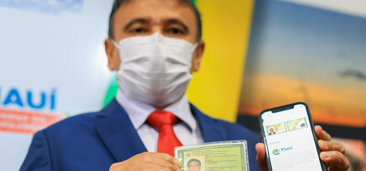 Governador mostrando seu RG