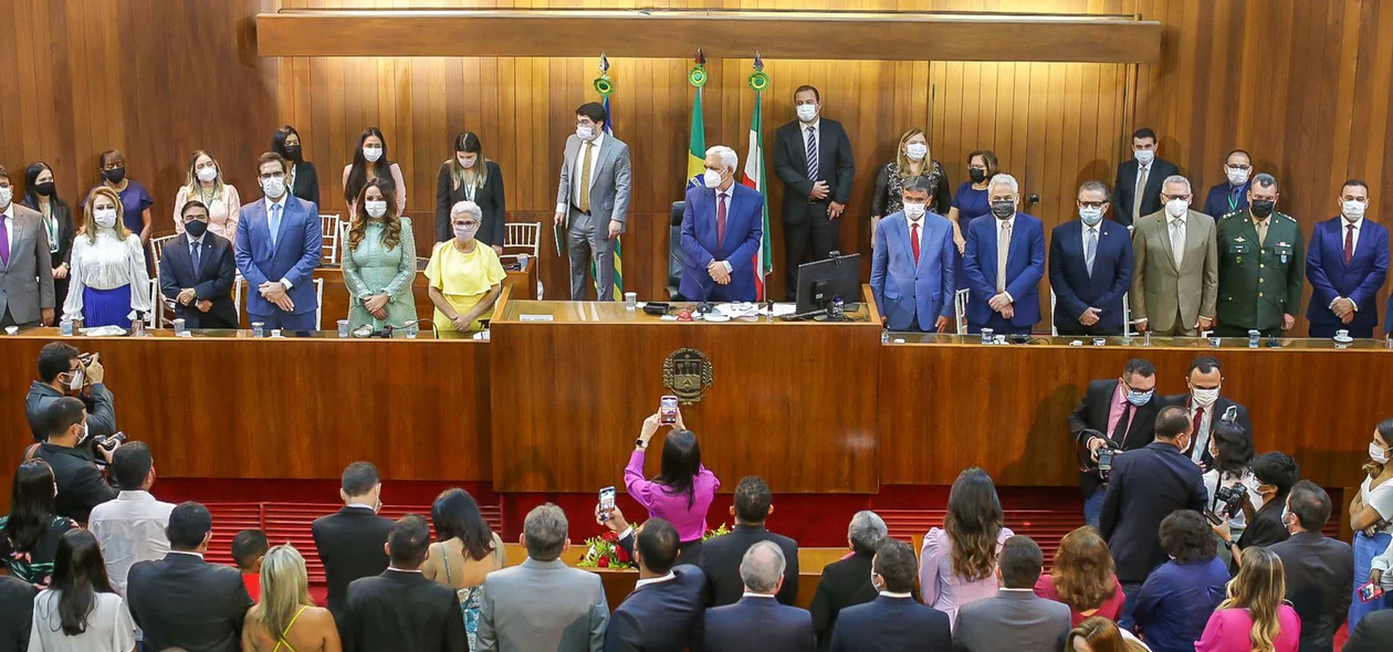 Governador Wellington Dias deixa o cargo