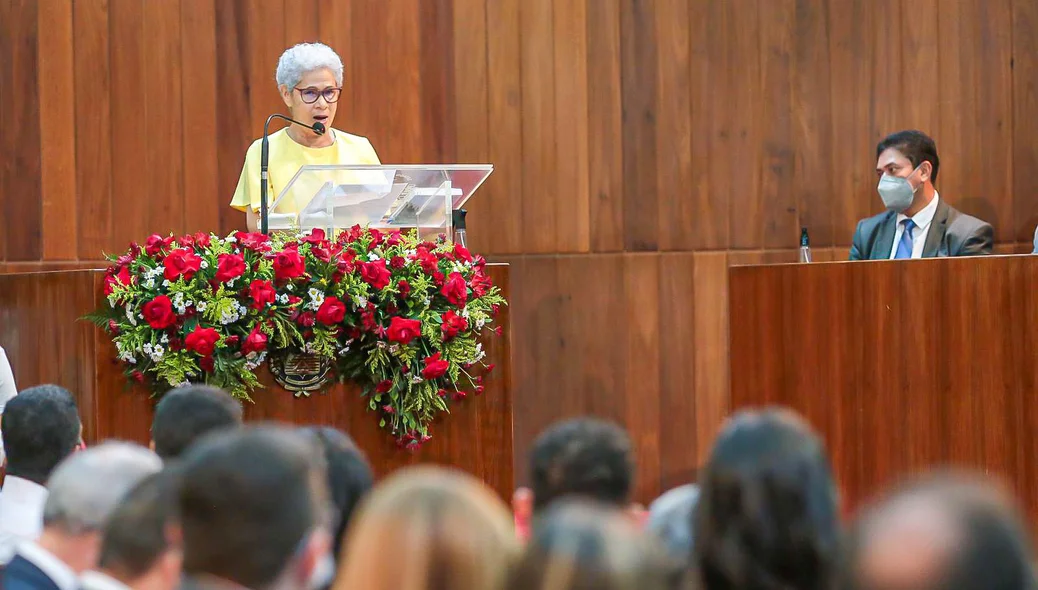 Governadora Regina Sousa