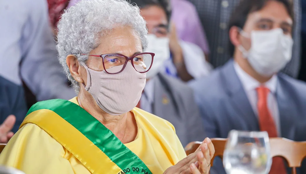 Governadora Regina Sousa