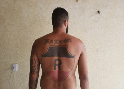 Homenagens de Marcelo ao clube do coração. São seis tatuagens no total