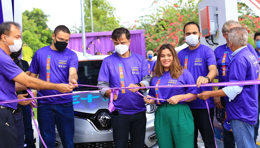 Inauguração de eletroposto