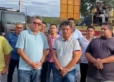 João Mádison ao lado do prefeirto João da Cruz e de líderes de Palmeira do Piauí