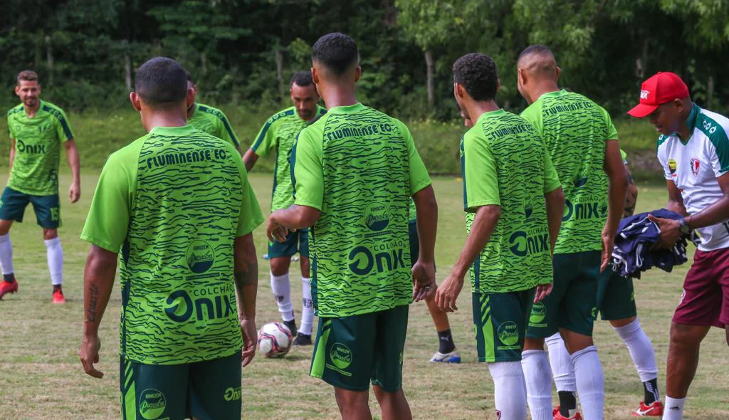 Jogadores Fluminense-PI fazem treinamento