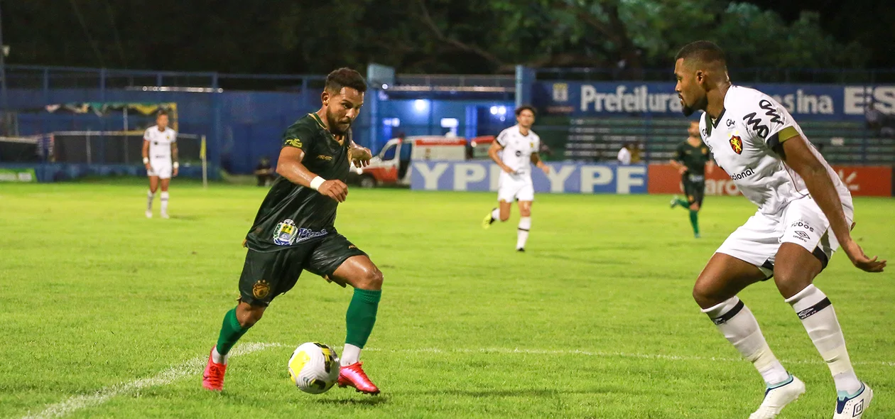 Jogo aconteceu no Lindolfo Monteiro em Teresina