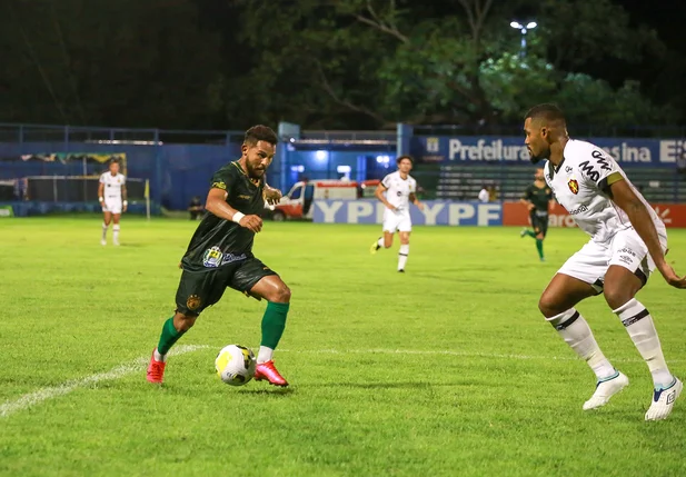 Jogo aconteceu no Lindolfo Monteiro em Teresina